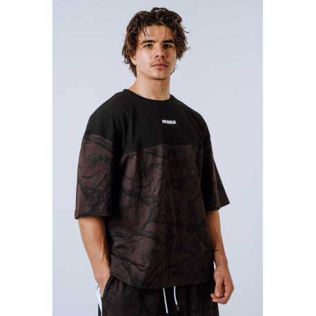 NEBBIA : ФУТБОЛКА Oversized Tee POWER 898 Dark Brown Camo