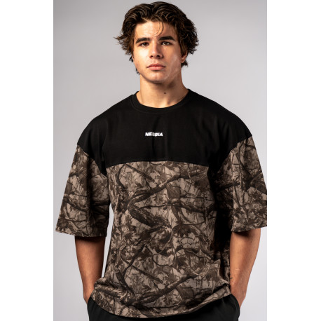 NEBBIA : ФУТБОЛКА Oversized Tee POWER 898 Light Brown Camo